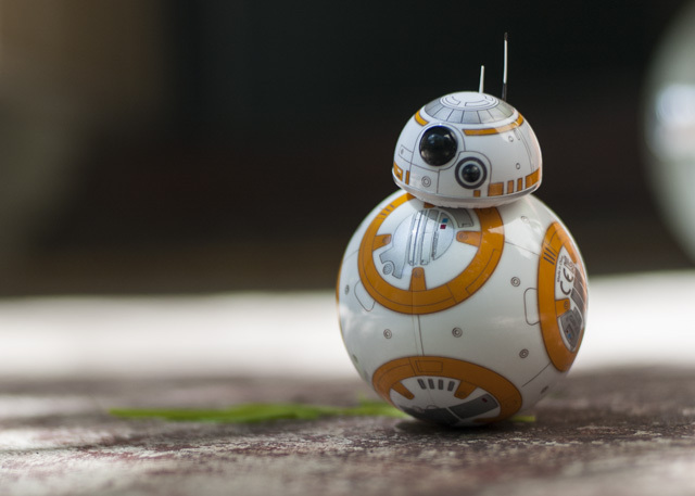 القطط القوة: مراجعة Sphero Star Wars BB-8 و Giveaway DSC 0028