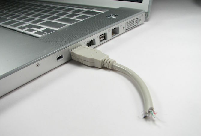 المثال النهائي لكابل USB المقنع
