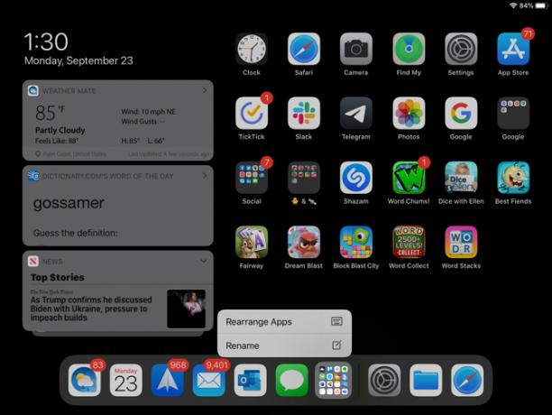 إعادة ترتيب التطبيقات والمجلد في iPadOS في Dock