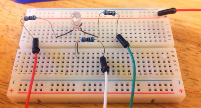 كيفية بناء مصباح المزاج المكعب المرافق (للمبتدئين في Arduino المطلق)