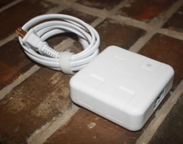 Chuwi Hi-Dock Desktop Charger Review (and Giveaway) chuwi hi dock angle