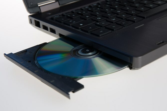 كيفية تشغيل الألعاب بدون قرص مضغوط باستخدام تشققات عدم وجود قرص مضغوط muo gaming nocdcracks dvddrive