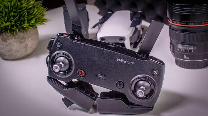 DJI تفعل ذلك مرة أخرى: Mavic Air Review Mavic Air Controller