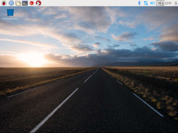 لماذا يعتبر Raspberry Pi أكثر نجاحًا من Odroid وغيرها من SBCs muo linux raspbian pixel desktop 667x500