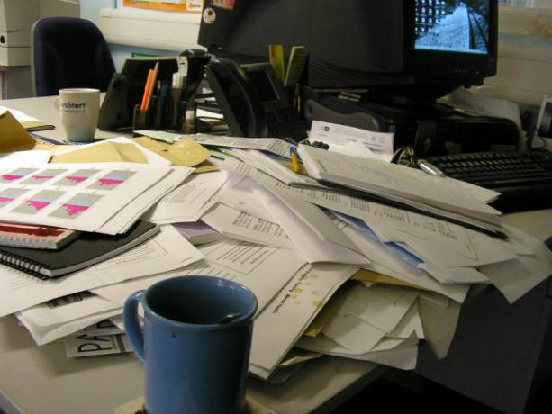 فوضى تستهلك لك؟ تنظيم حياتك مع هذه المواقع ونصائح messydesk