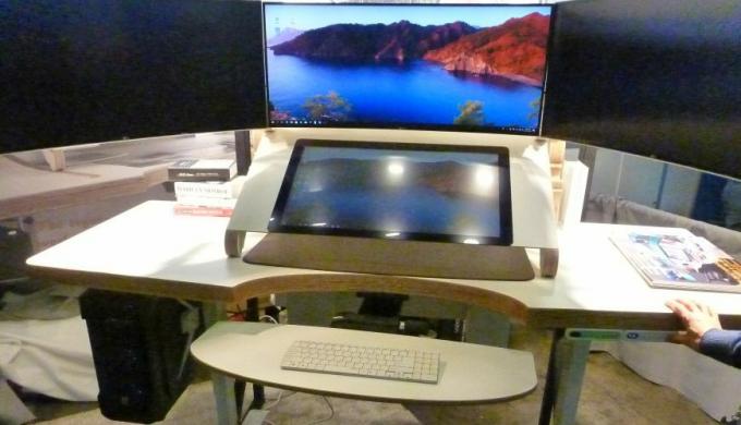 مكتب يون ثلاثي الأبعاد في معرض CES 2019