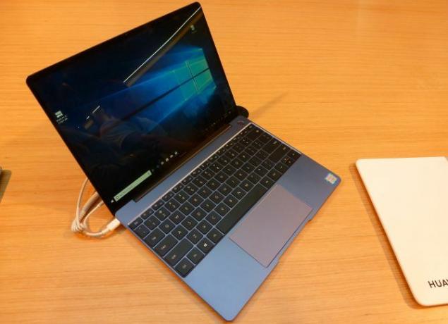 Huawei MateBook 13 في CES 2019
