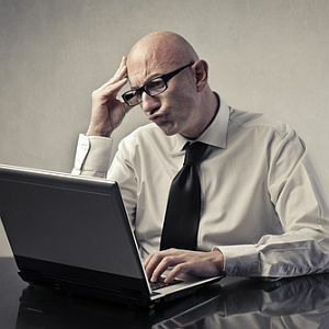 رسائل البريد الإلكتروني المسيئة