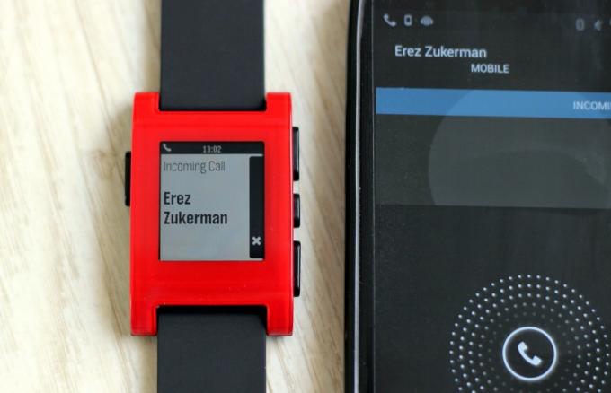 حصاة استعراض smartwatch