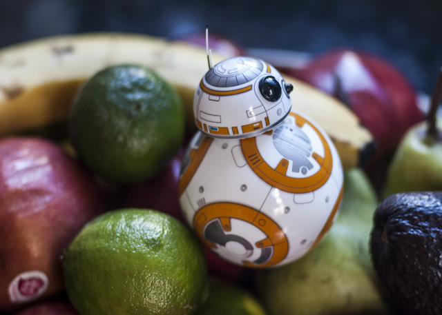 القطط القوة: مراجعة Sphero Star Wars BB-8 و Giveaway DSC 0012