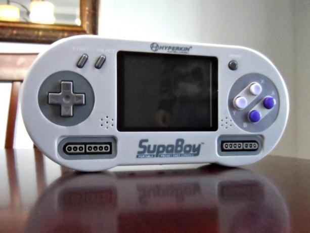 استعراض hyperkin supaboy المحمولة snes