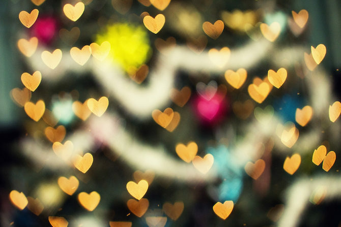 كيفية إنشاء مرشح DIY لأشكال Bokeh المخصصة Bokeh Hearts 670x447