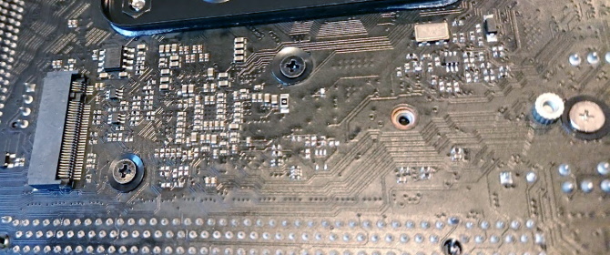 مقبس M.2 SSD على اللوحة الأم المكتبية