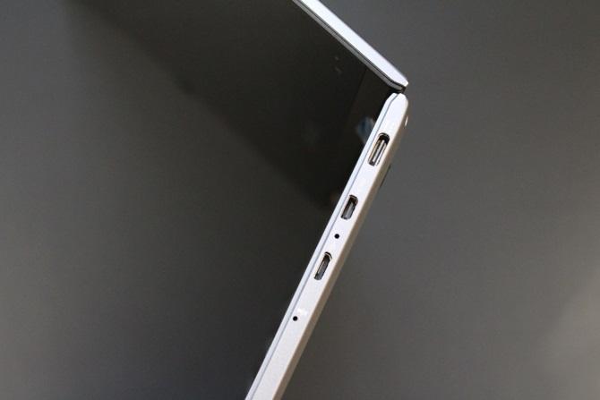 منافذ Teclast F5 على الجانب الأيمن