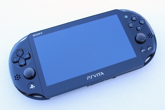 مراجعة PlayStation Vita Slim و Giveaway Playstation vita Slim 3