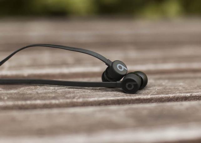 BeatsX Review & Giveaway: أفضل سماعات آبل على الإطلاق؟ سماعة beatsx