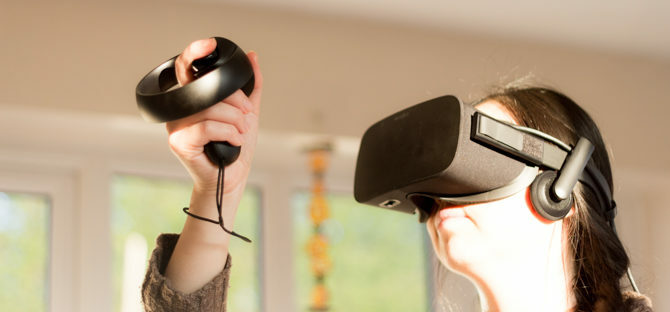 أجهزة تحكم Oculus Touch VR قم بمراجعة وحدات تحكم Oculus Touch VR باستخدام 670x312