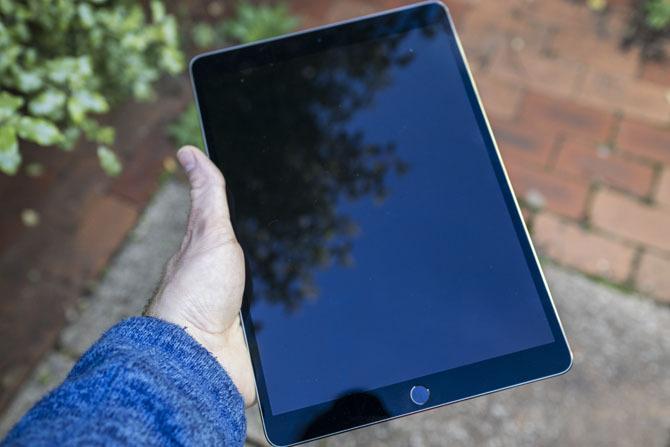 مراجعة iPad Pro 10.5: هل الأفضل في iPad جيد؟ ايباد برو 105 يد
