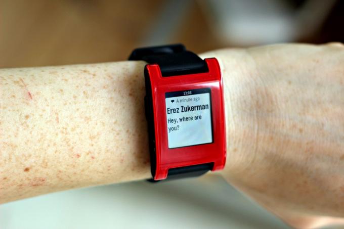 حصاة استعراض smartwatch