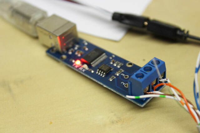 تحكم USB-DMX