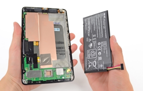 MakeUseOf دليل شراء الأجهزة اللوحية: صيف 2013 nexus7 teardown