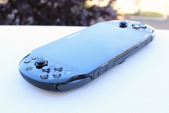 مراجعة جهاز PlayStation Vita Slim و Giveaway Playstation vita Slim 6