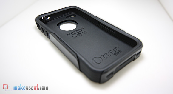 الهبة: جهاز iPhone 4 Defender (+ حالات المسافر من Otterbox)