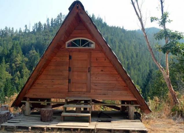 كابينة airbnb-a-frame